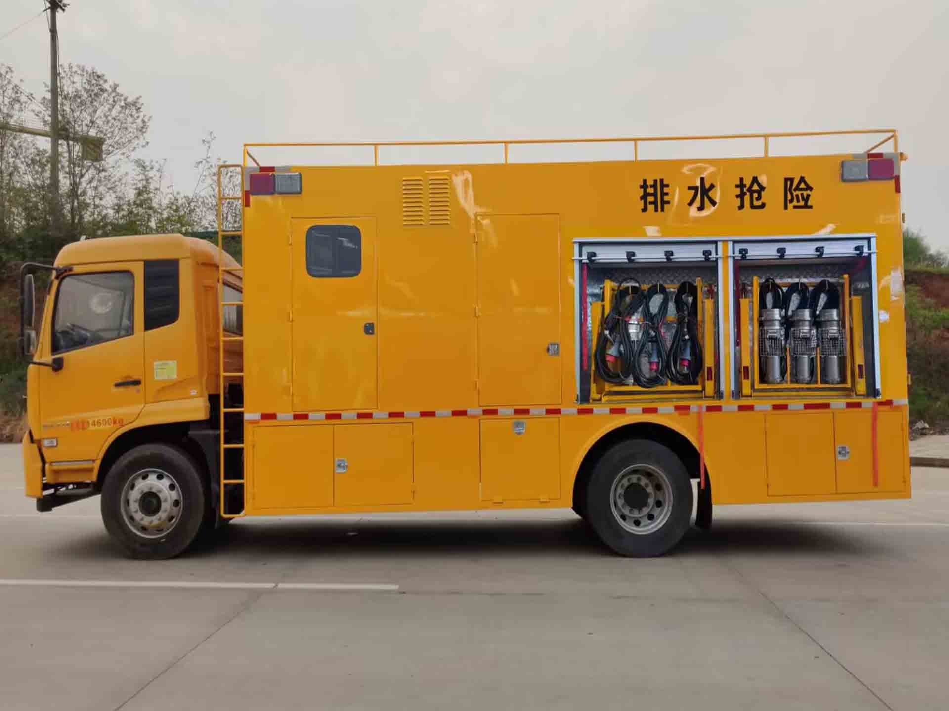 東風(fēng)天錦大流量排水搶險(xiǎn)車(chē)