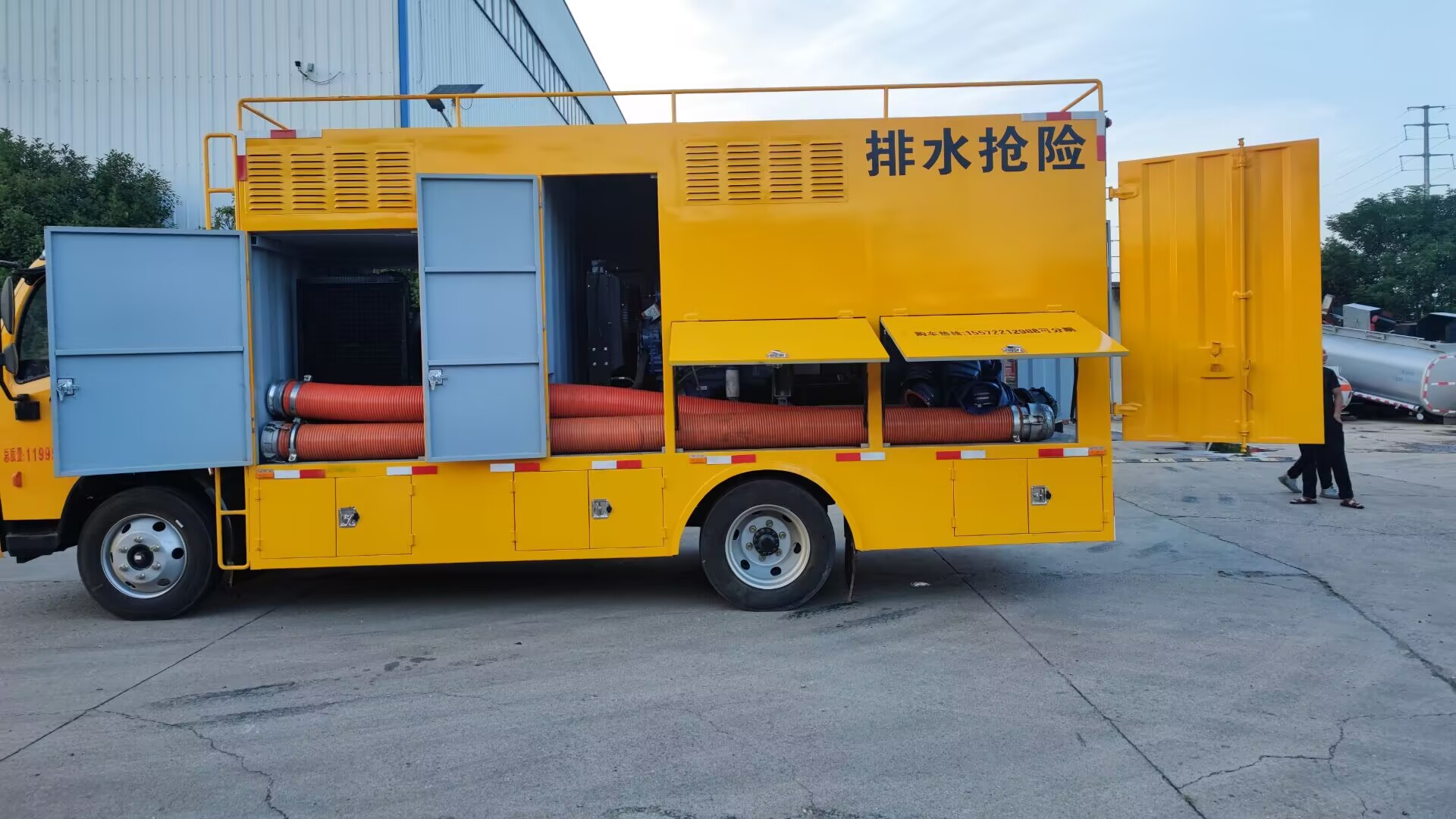 東風(fēng)大多利卡大流量排水搶險(xiǎn)車(chē)